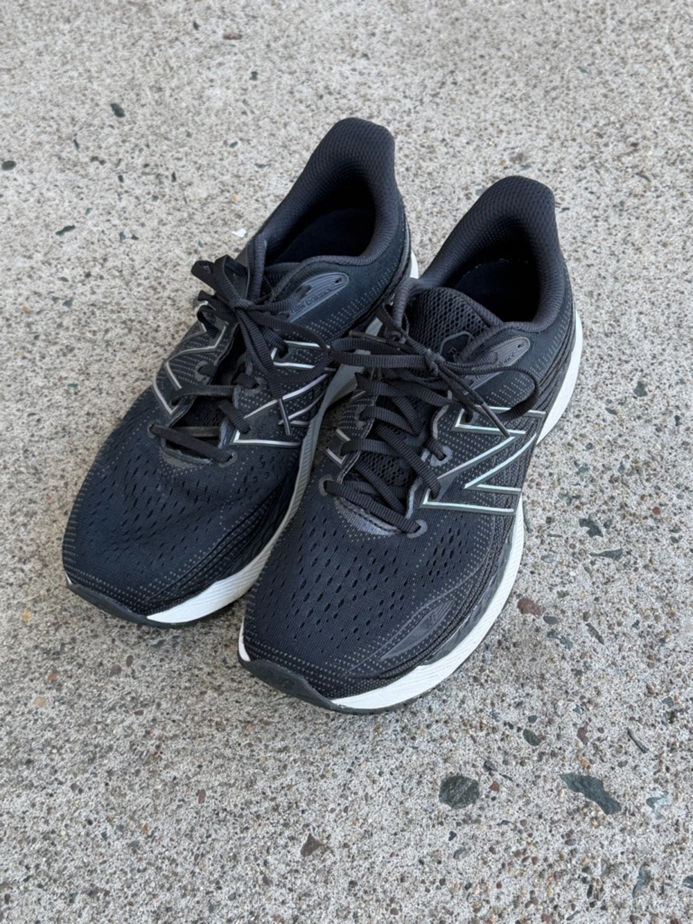 New Balance Charcoal Gray Athletic Shoes 860v12 sz 10.5 D